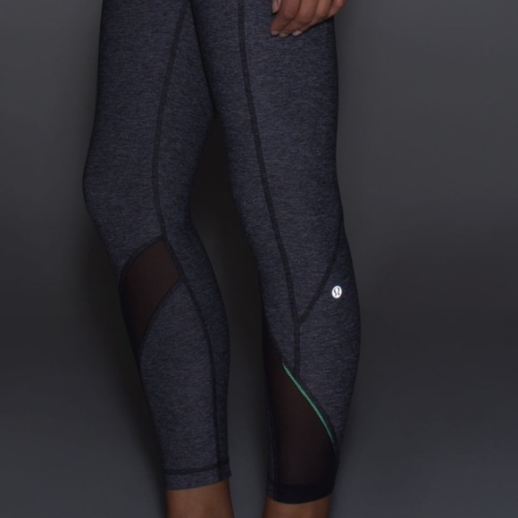 Lululemon Inspire Tight II (Mesh)
Heathered Naval Blue / Naval Blue Size 6 - Picture 9 of 17